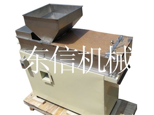 TP-125 shelled peanut dry peeling machine